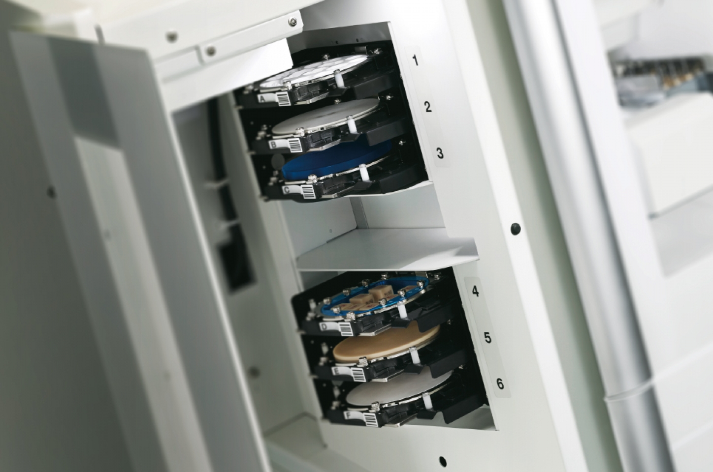 DG SHAPE Roland CAD/CAM frézovací jednotka DWX-52DCi | Laboratorní CAD ...