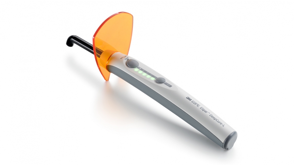 3M™ Elipar™ DeepCure-L 3M™ Elipar™ DeepCure-L