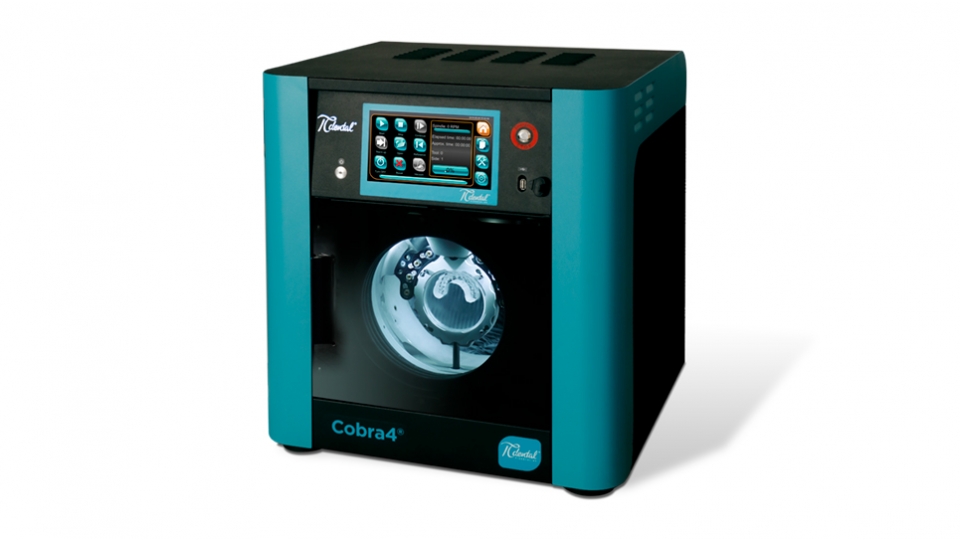 PiDental CAD/CAM frézovací jednotka Cobra4<sup>®</sup>